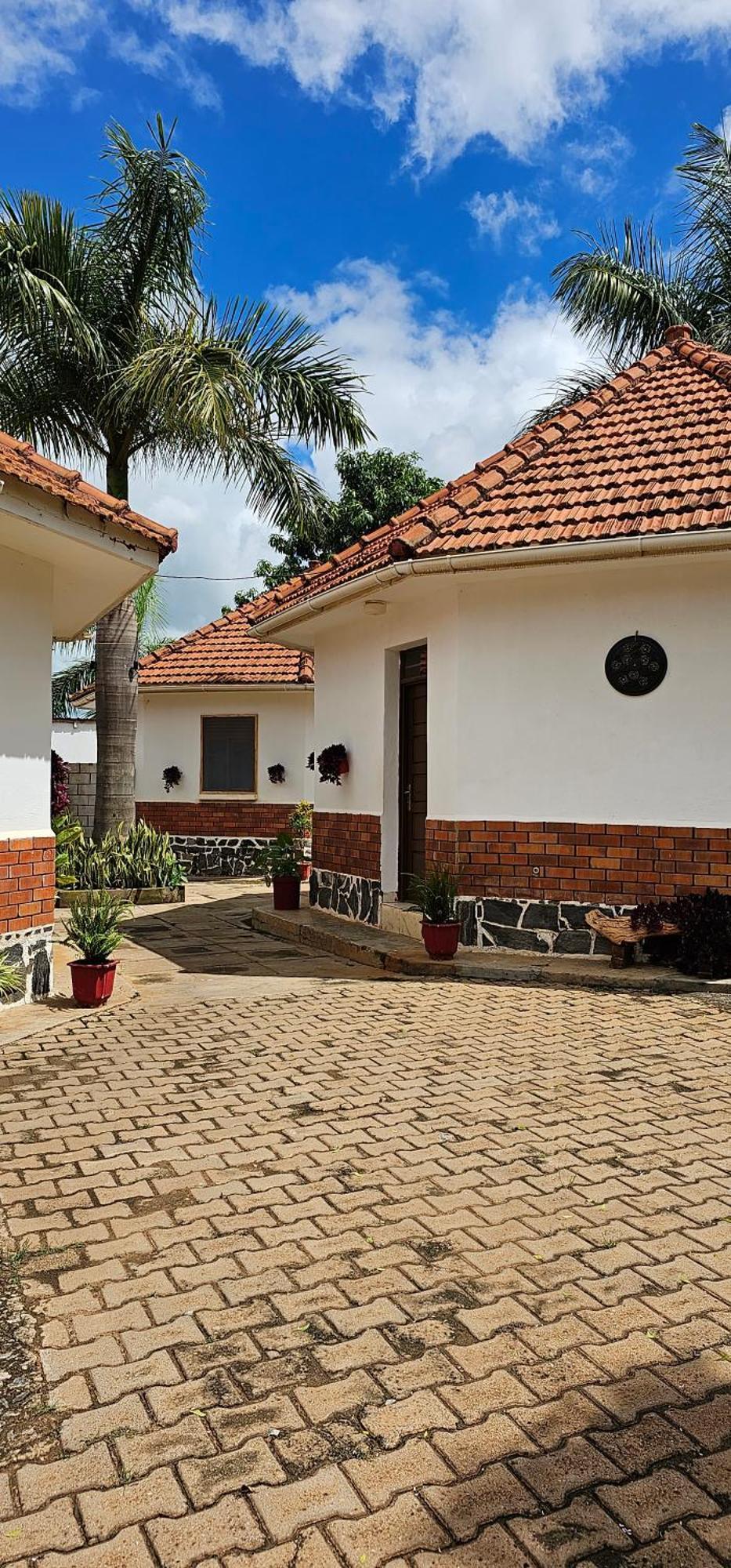 Northern Pearl Gulu Exterior foto
